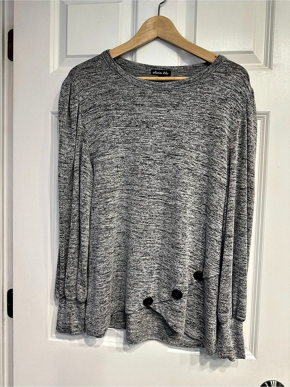 olivia blu Gray Knit Long Sleeve Sweater Size Large